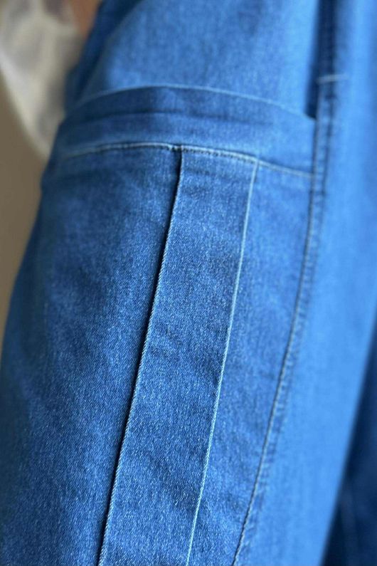 Juno Soft-Stretch Barrel Jean Mid Denim /50=